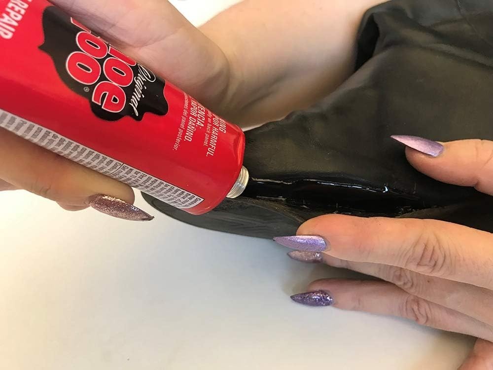 110212 Adhesive, 3.7 fl oz, Black