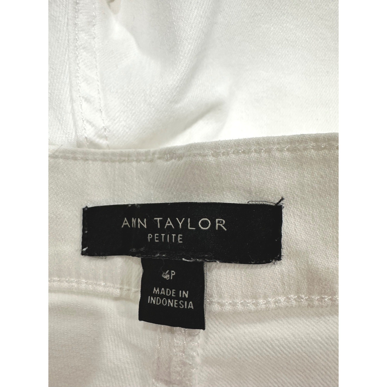 Ann Taylor White Boot Crop Jeans High Rise Raw Hem Petite Size 6P