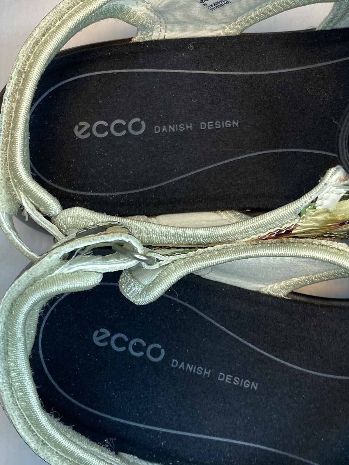 ECCO SOFT 5 Women’s Sandals Size 7 US /38 Cream Floral Toggle Laces Strap Back