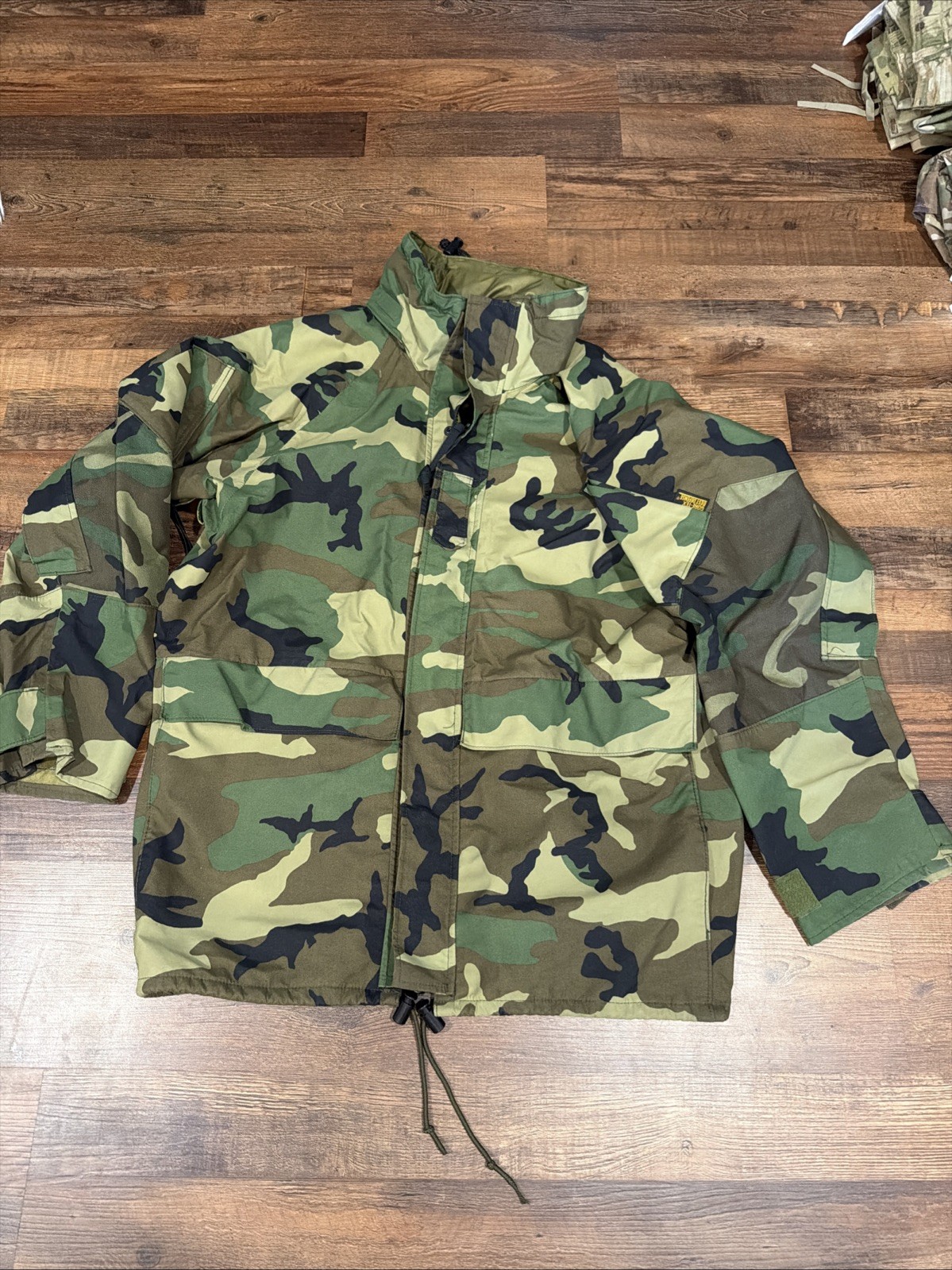US Army Woodland Camo Cold Wet Weather Parka Gore Tex Jacket Size Medium Regular