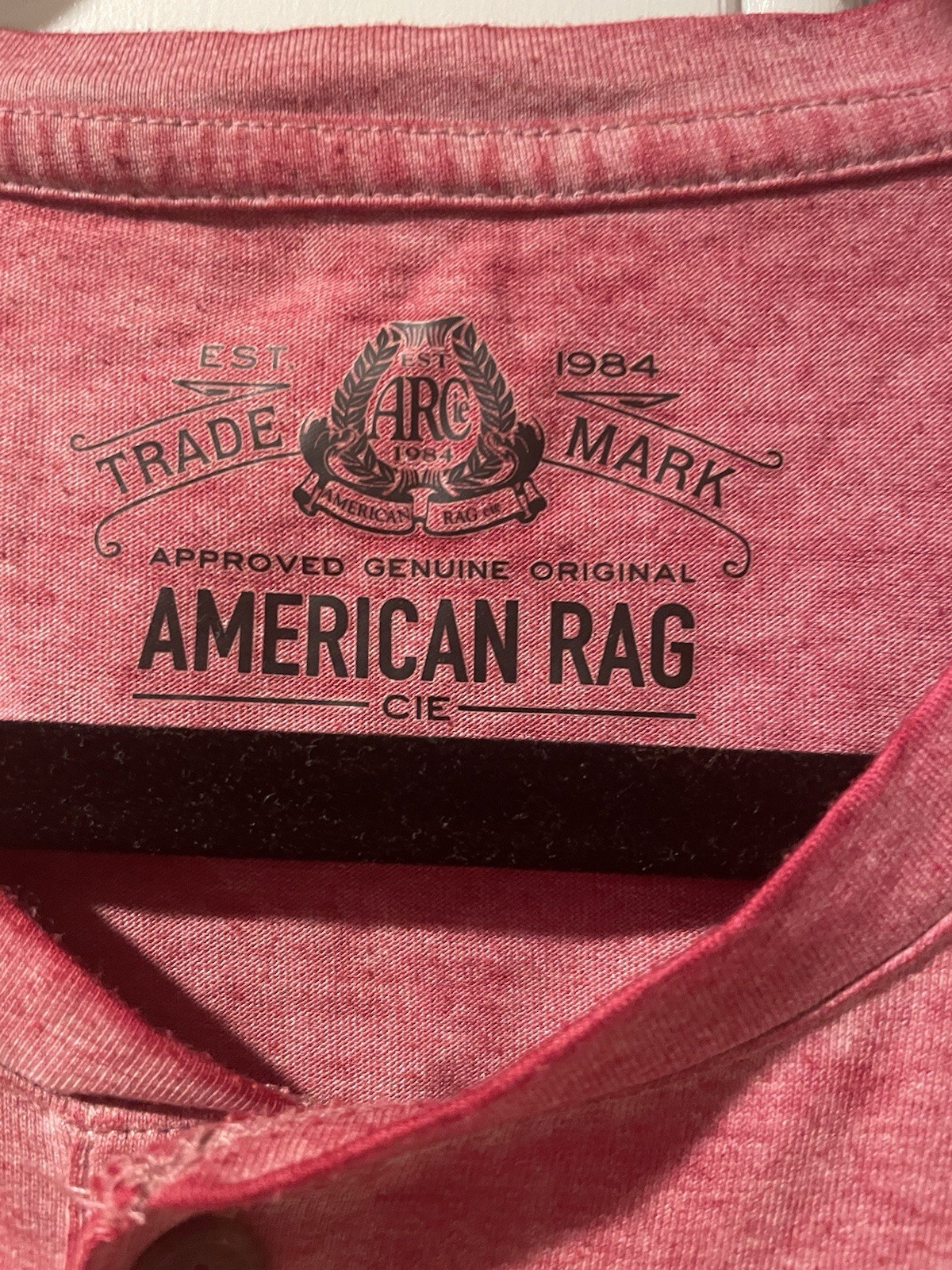 Men’s “American Rag” Henley, Size XL, tie/dye Red, 3 button placket