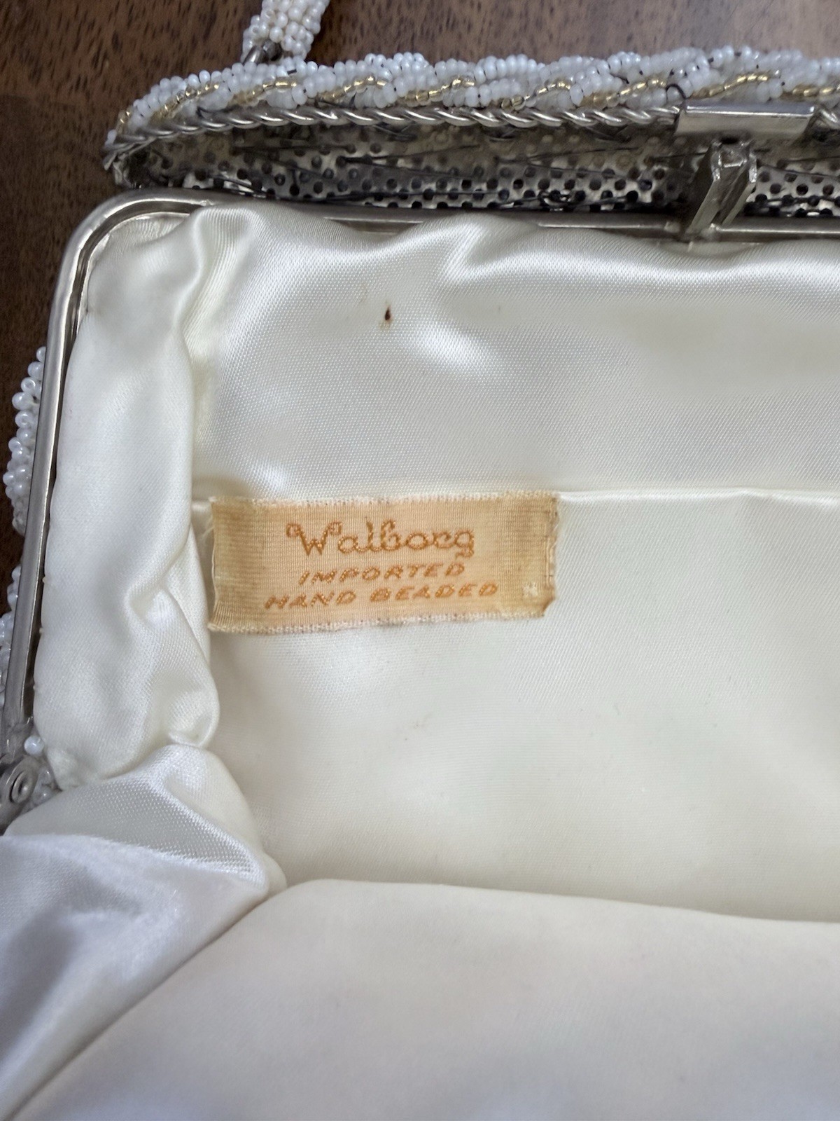 Walborg White Hand Beaded Floral Top Handle Bag Kiss Lock Silver Hardware Lined