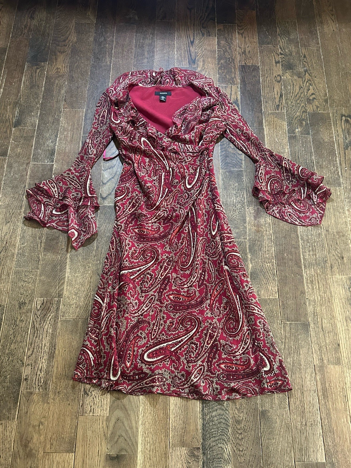 Express Red Paisley 100% silk Ruffle neck Flounch Sleeves Cinch Waist Dress 7/8