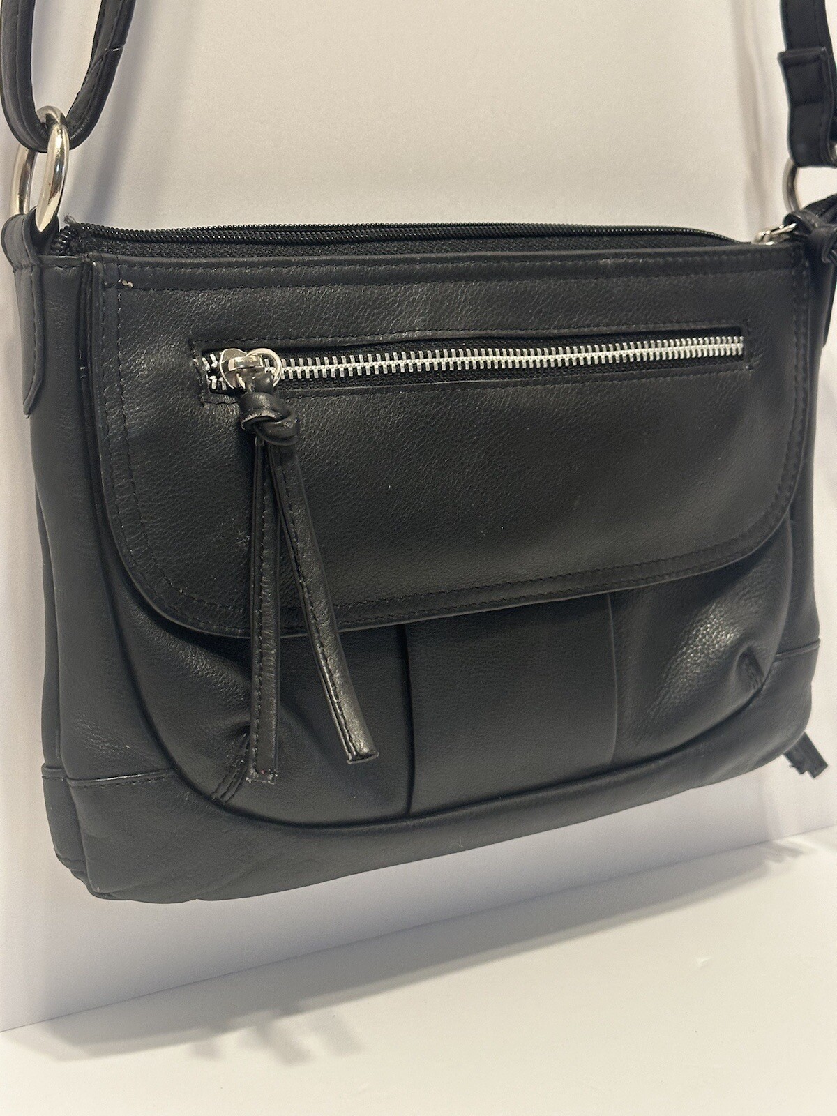 Great American Leather Works Cross Body Purse. used in good condition