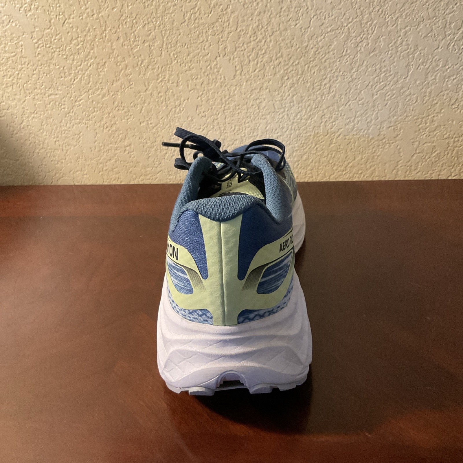 Salomon Women’s Aero Glide Running Shoes Sneakers Size 11.5 in Blue and Yellow