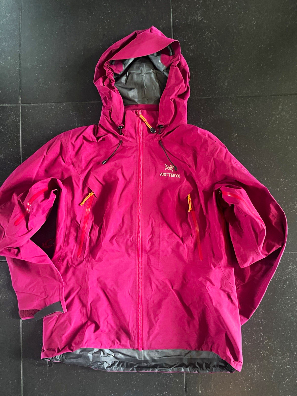 Arc’teryx Beta AR Women’s L/G Purple Hooded Full Zip Short Jacket Solid Logo