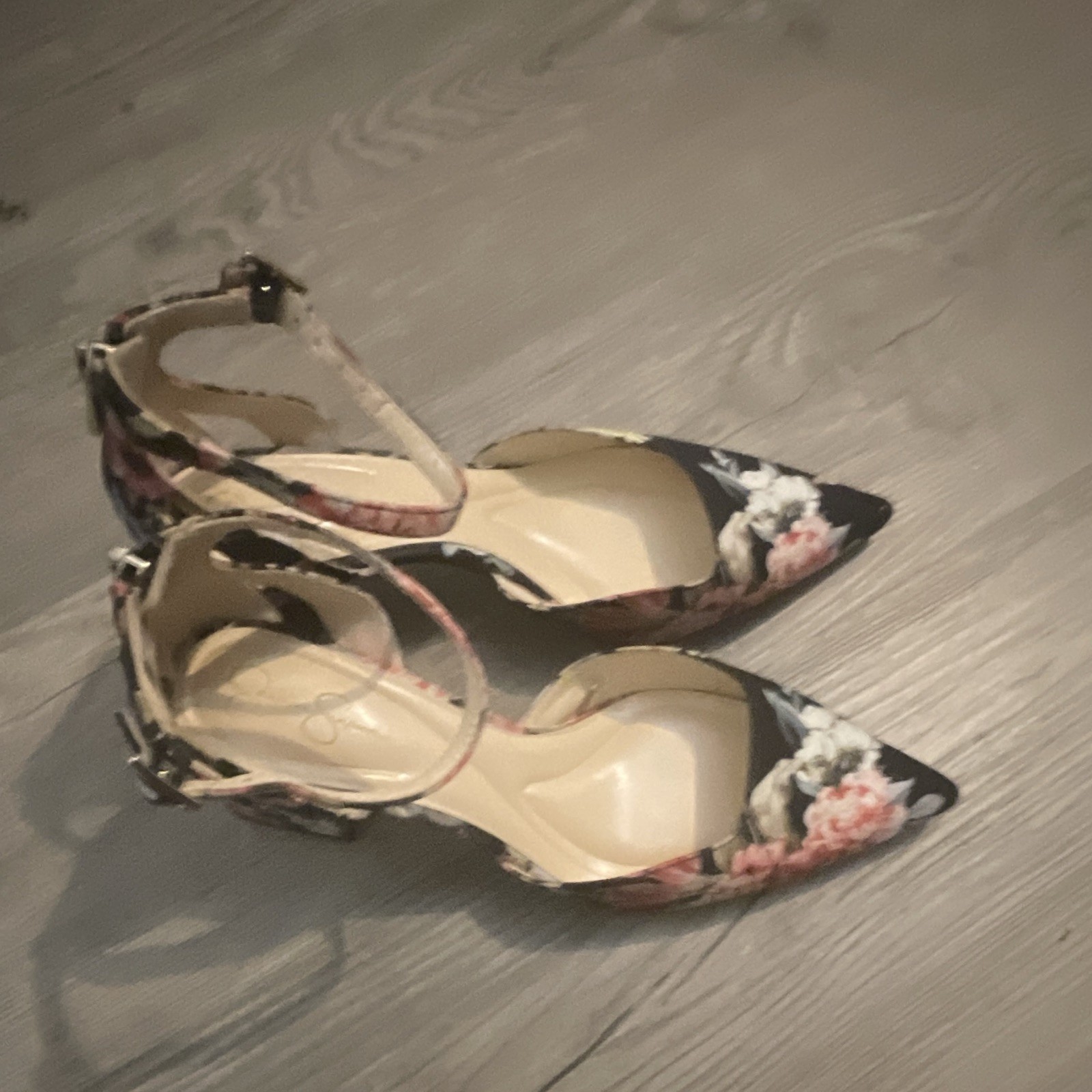 Women’s Black Floral Pointed Toe Synthetic Ankle Strap Buckle Pumps 7.5