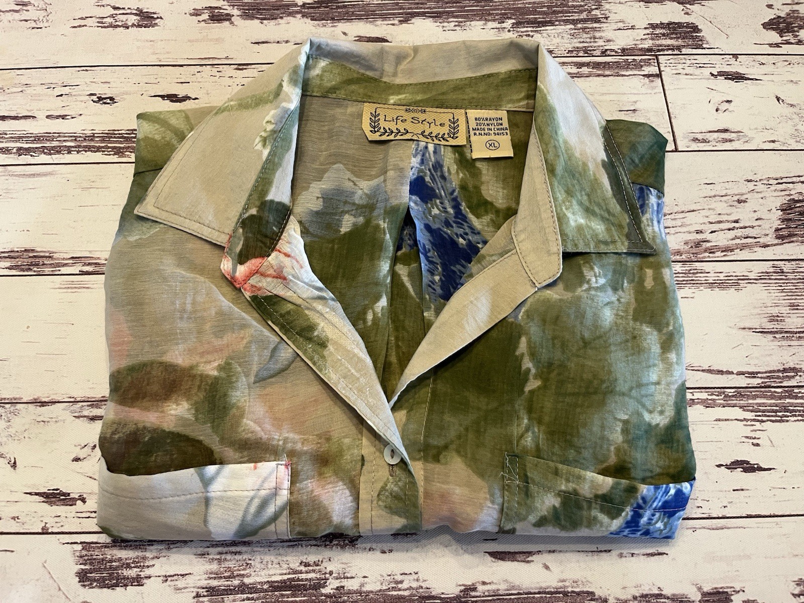 Life Style Semi Sheer Light-Weight Button Up Floral Blouse XL Split Lower Back
