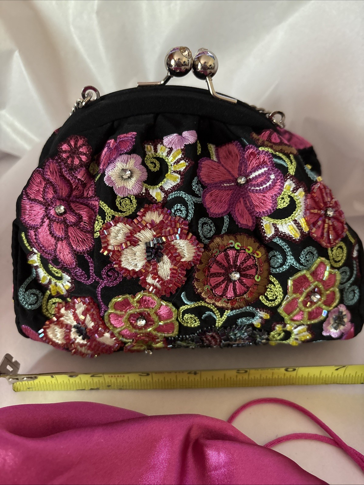 Vera Bradley 25th anniversary vintage embroidered Beaded Kisslock purse Bag