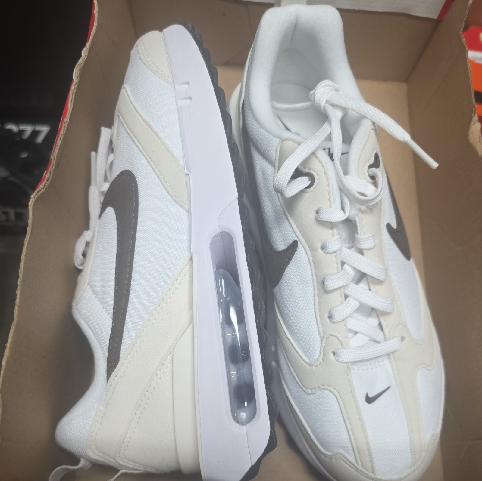 Size 9 woman Nike Air Max Dawn Phantom Baroque Brown DC4068-102 Women’s White