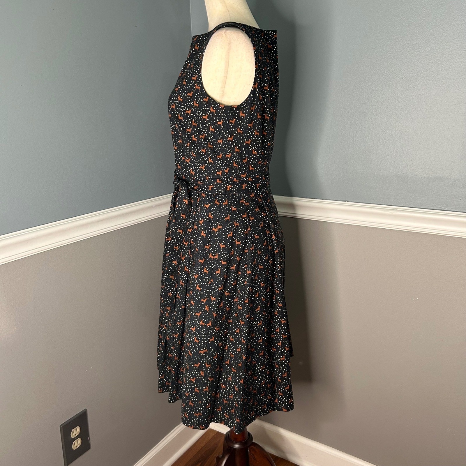 LL Bean Signature Deer Print Fit & Flare Dress Black Sleeveless Size 6 502993
