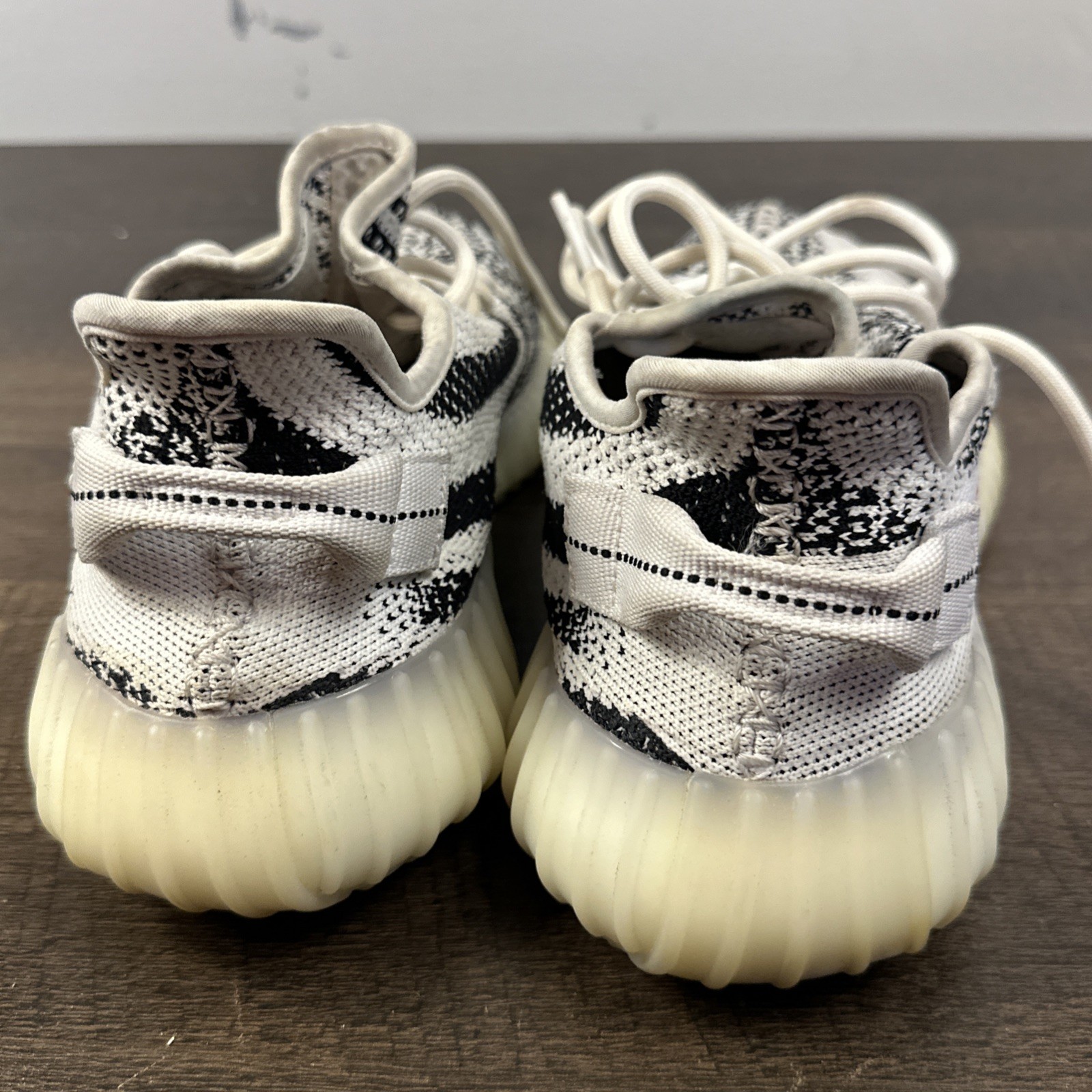 Adidas Yeezy Boost 350 V2 Low Zebra ( Size 9 ) V1