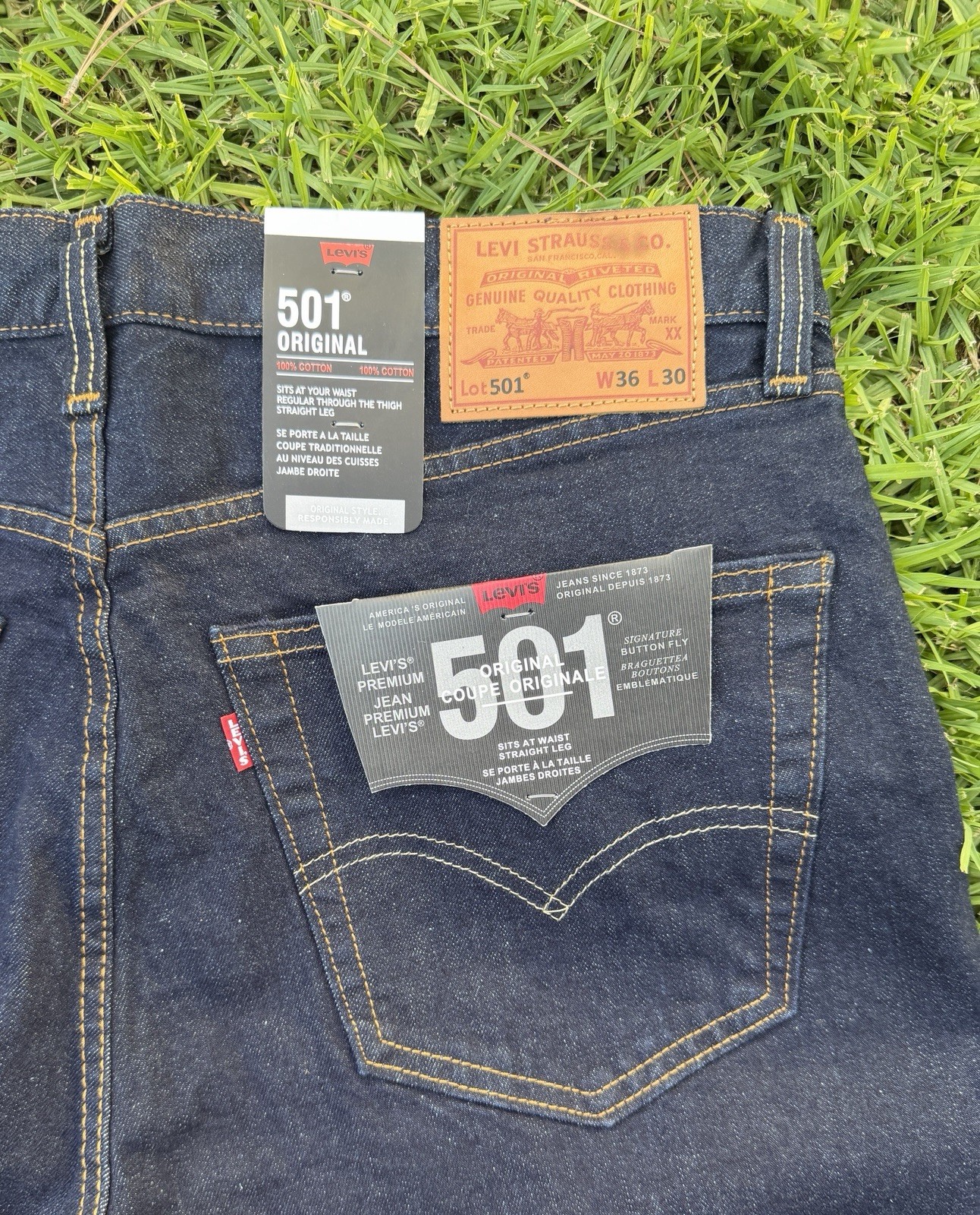 Levi’s Premium 501 Original STRAIGHT LEG Jeans Men 36×30- Blue 00501-0101 NWT