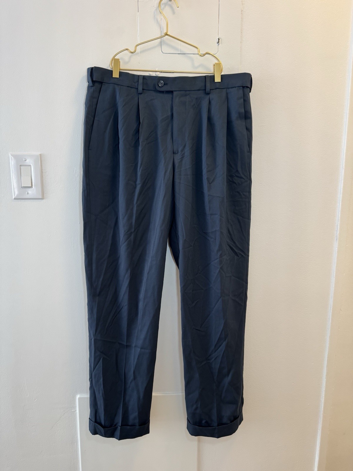 Men’s Navy Blue Pleated Dress Pants size 36×32