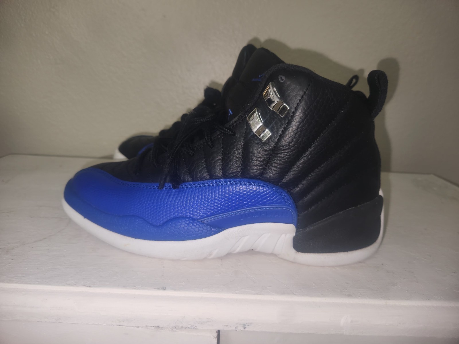 Air Jordan 12 Retro Women’s Size 6 Black/Hyper Royal AO6068 Fast Ship