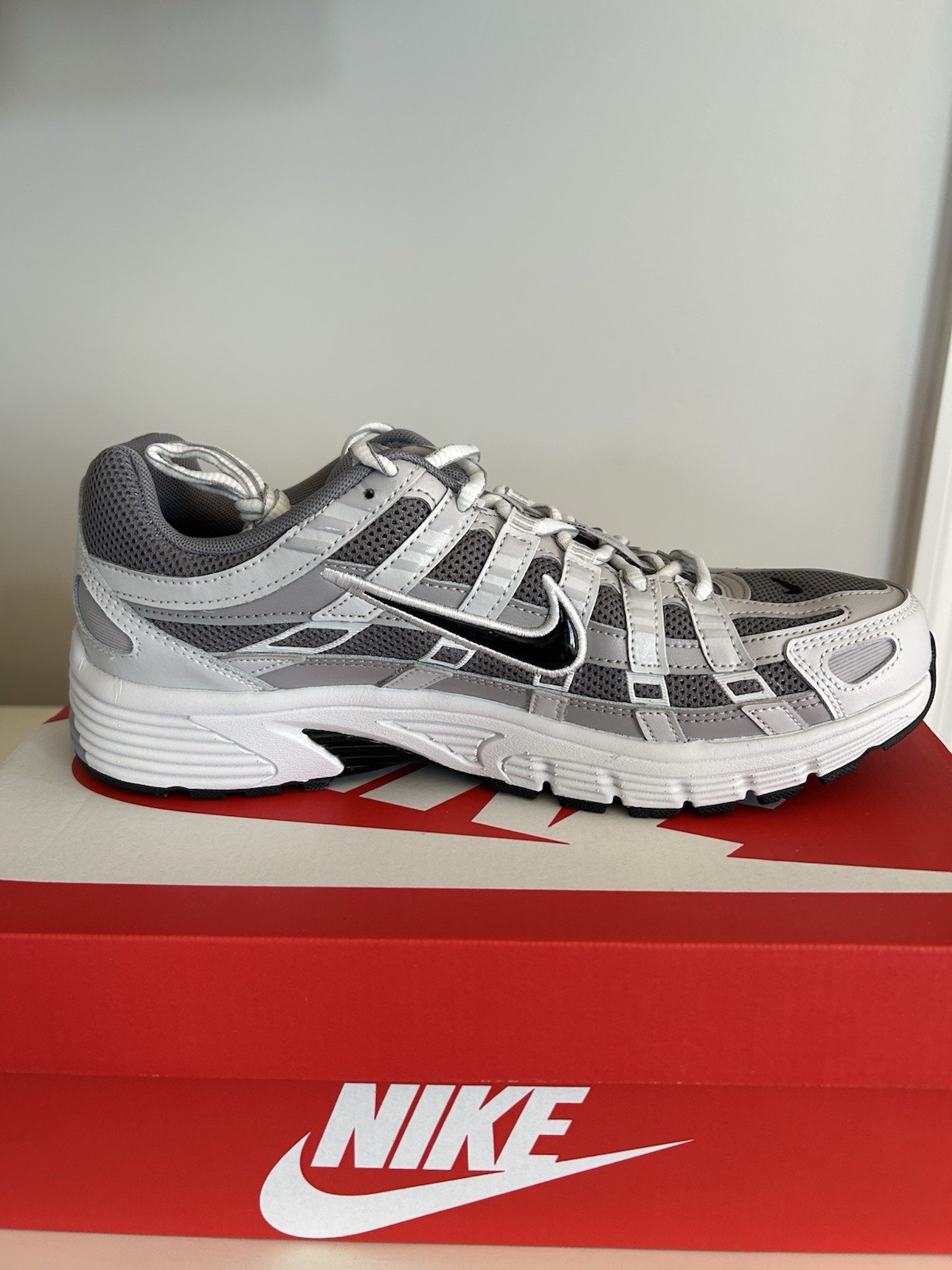 Nike Men’s P-6000 Atmosphere Grey/Black/White CD6404-031 Size 10.5 Brand New
