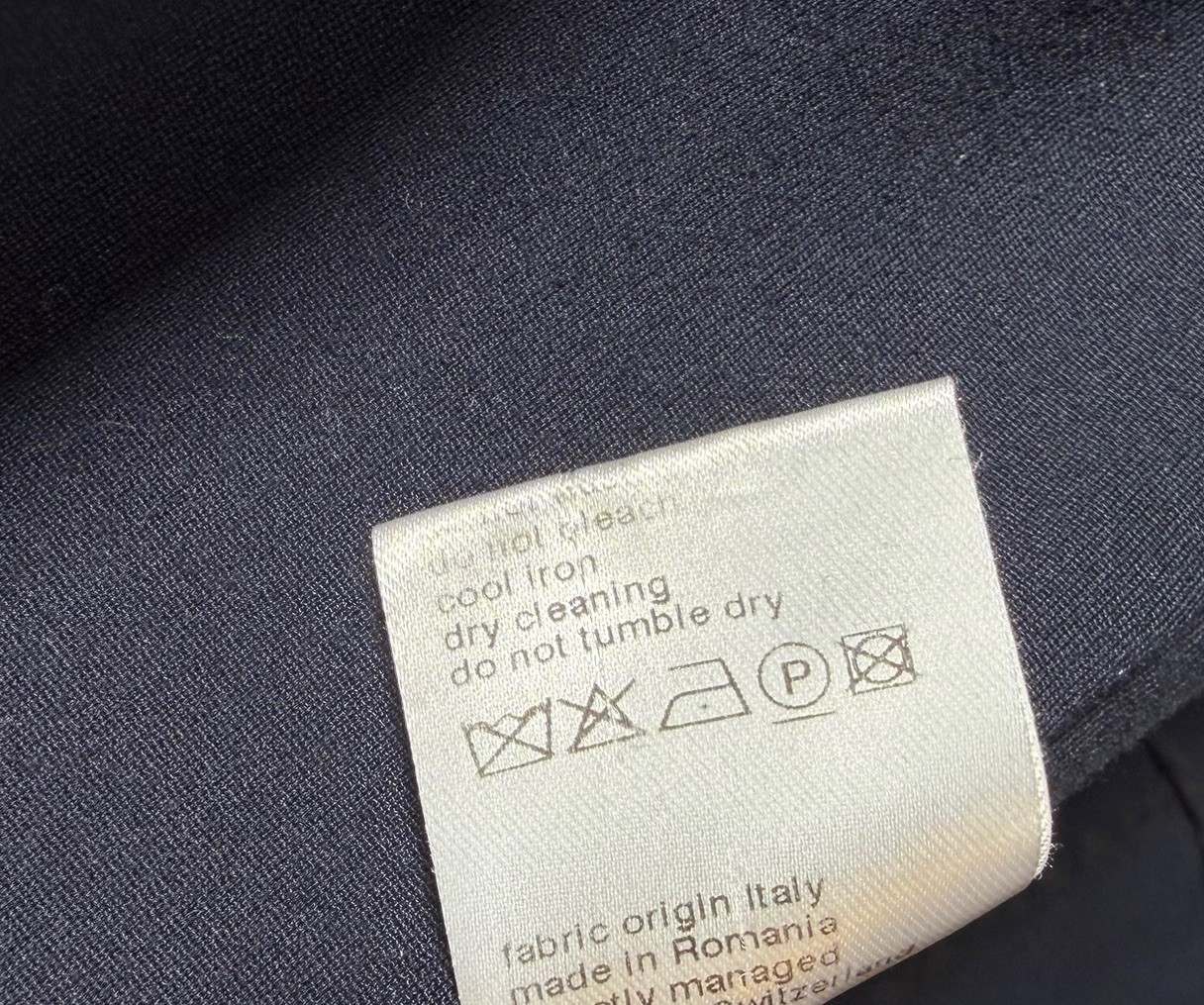 AKRIS Punto Blazer Womens Size 8 Navy Stretch Knit Jacket Raw Seams 3/4 Sleeve