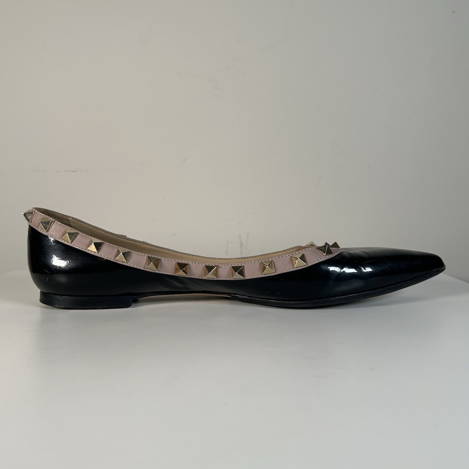 Valentino Garavani Rockstud Ballet Flats Black Pointed Toe Patent Leather Sz 39