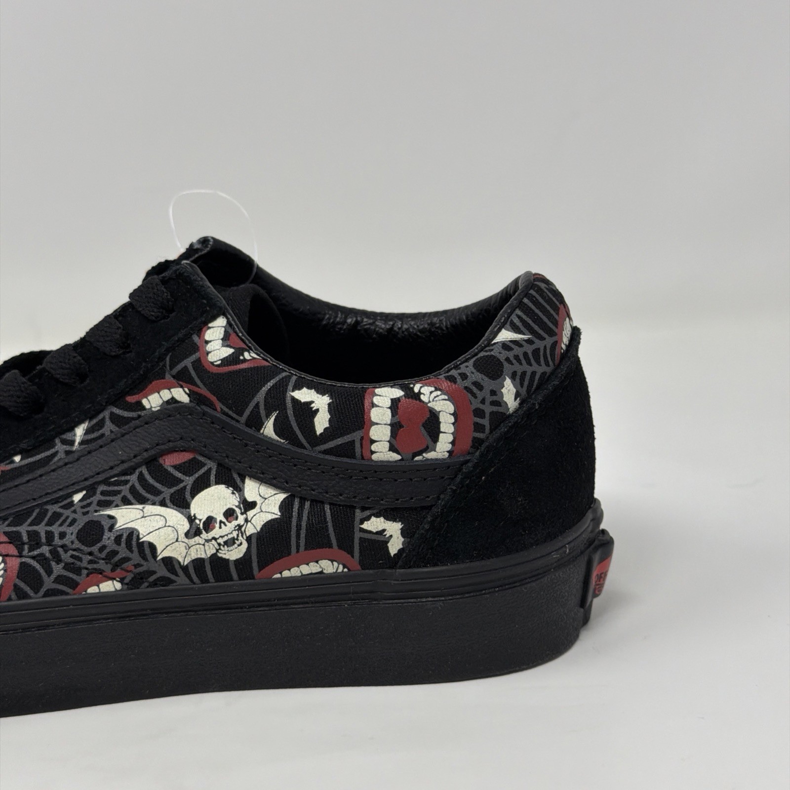 NWT Vans Old Skool Glow In The Dark Skull Vamp Men 6 Women 7.5 STORE MODEL