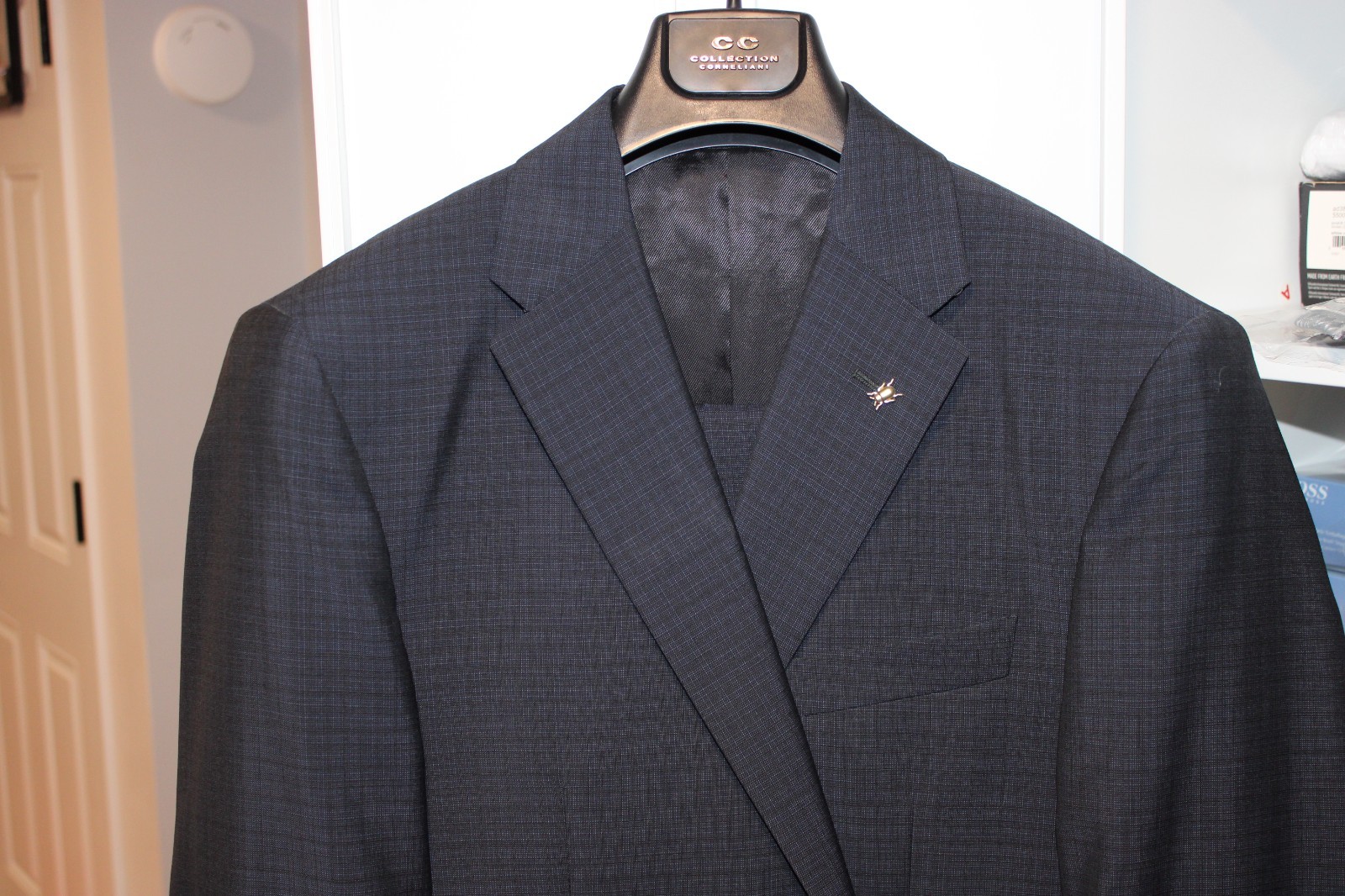 Corneliani Collection Virgin Wool Black Navy Plaid 2-Button Suit Size 42R $2995