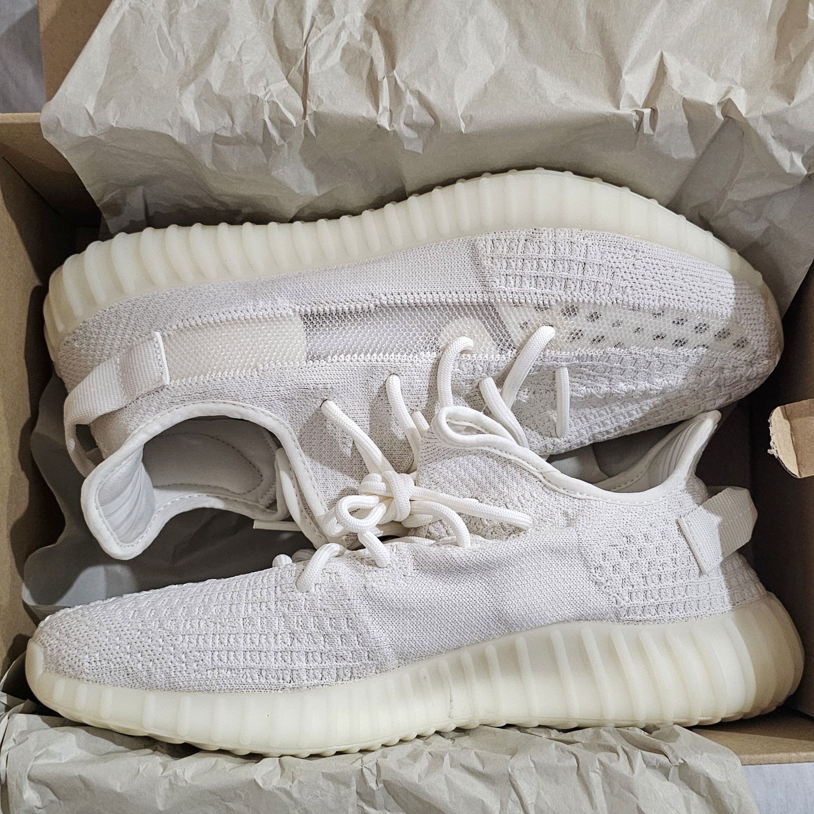 *NIB/DEADSTOCK* adidas Yeezy Boost 350 V2 “Bone” (HQ6316) Size US 11