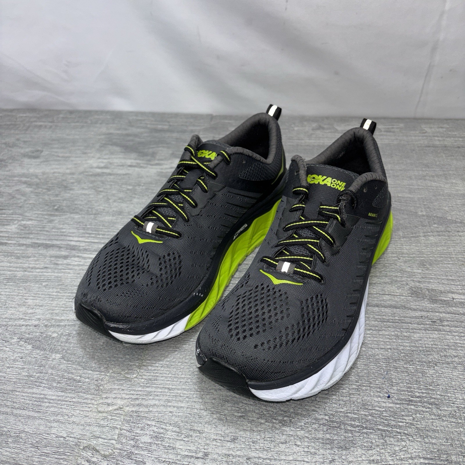 Hoka One One Arahi 3 Running Shoe Womens Size 7.5 Gray Athletic Gym Sneaker