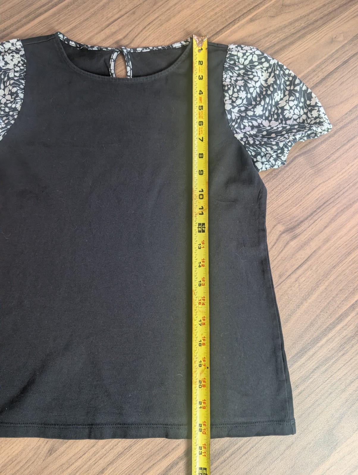 Talbots Petite Black Floral Puff Sleeve Knit Top Women’s SP Short Sleeve Blouse