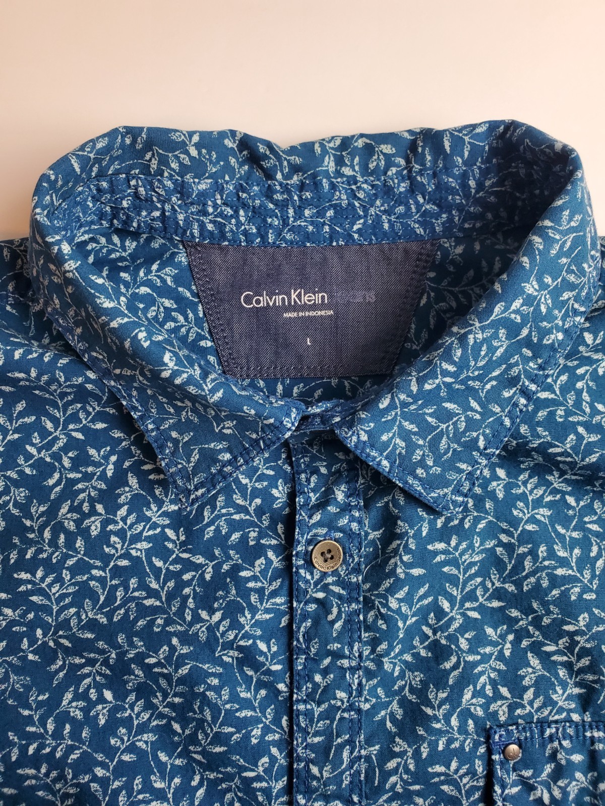 Calvin Klein Jeans Men’s Large Blue Floral Print Button Front Shirt 100% Cotton