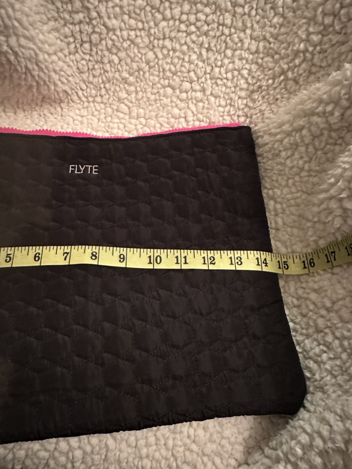 FLYTE Quilted Computer Bag Black Pink Lining Zipper 14 1/4 in x 11 in