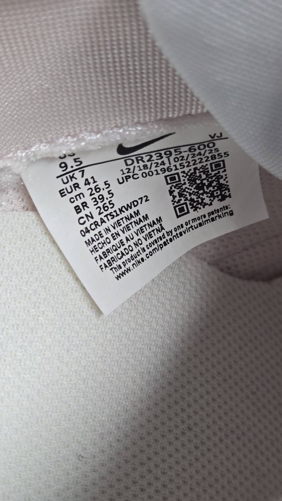 Size 9.5 – Nike Air Max Dawn Light Soft Pink 2022