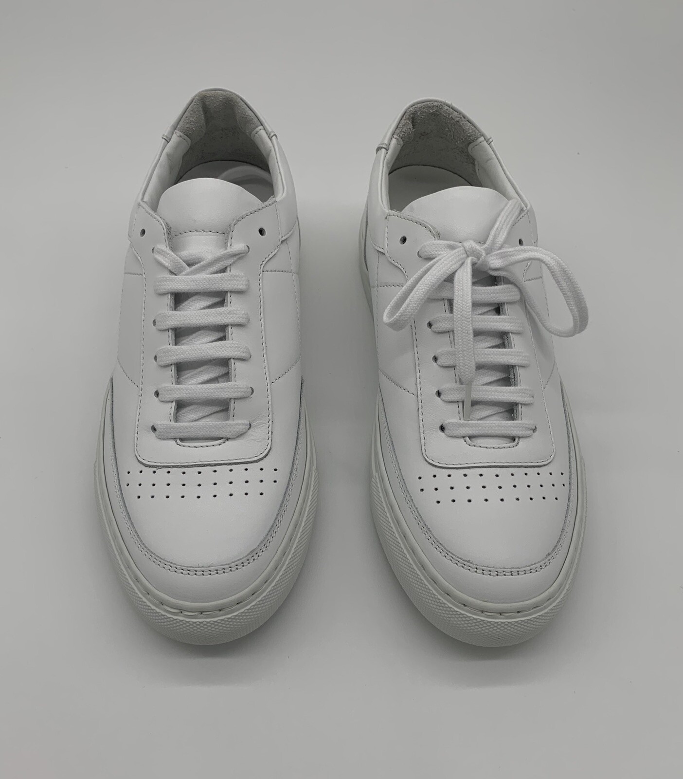 COMMON PROJECTS Women’s Resort Low-Top Classic Sneaker (NWT)