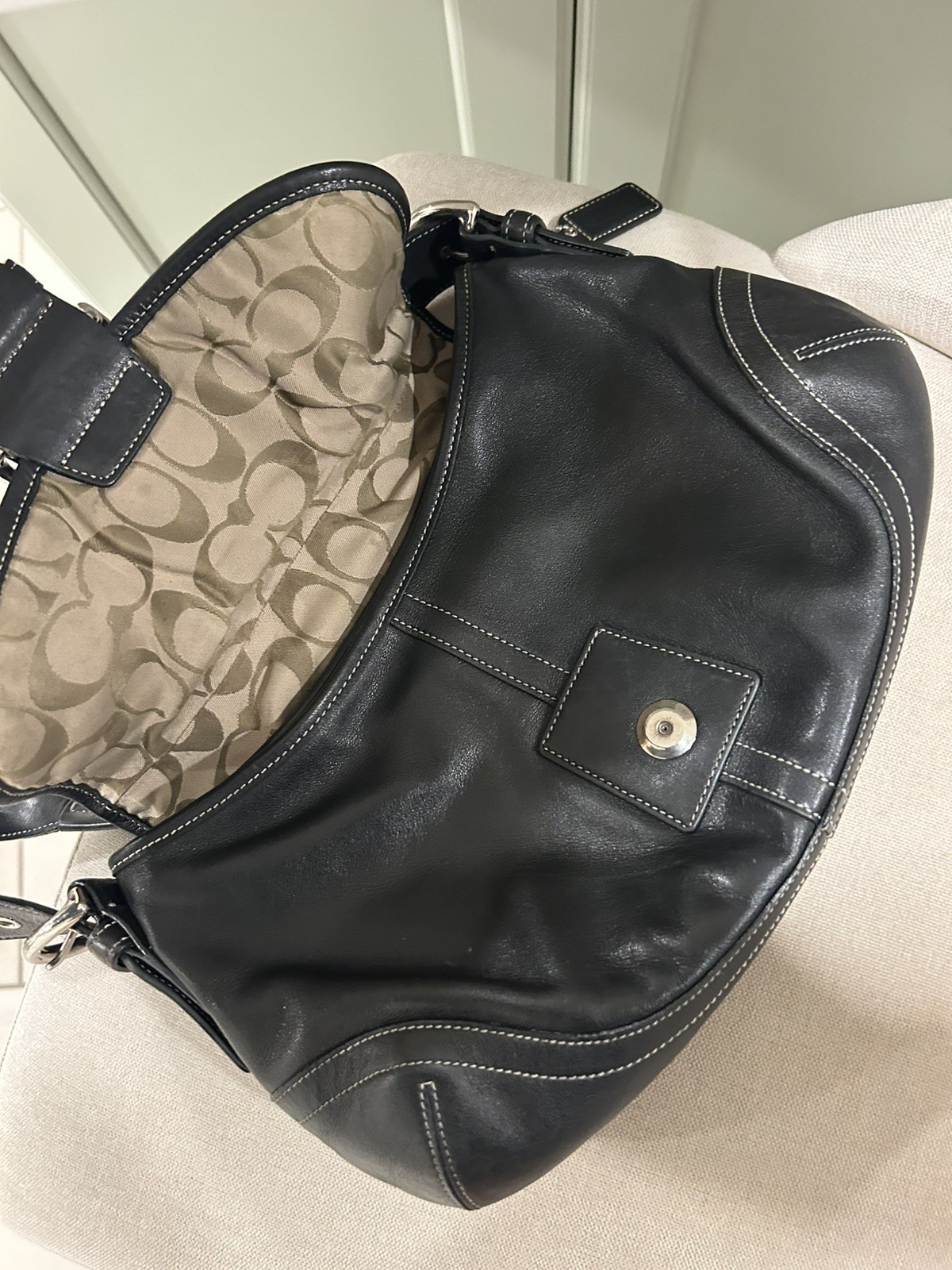 Vintage Coach Soho 9248 Black Leather Flap Shoulder Bag Buckle Y2K 2004