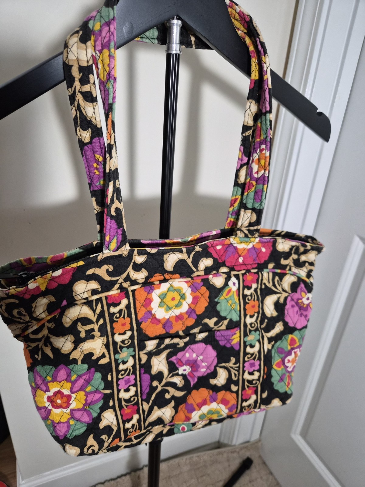 Vera Bradley Suzani Print Zip Tote Bag, Lined, Inner Pockets. Barely Used
