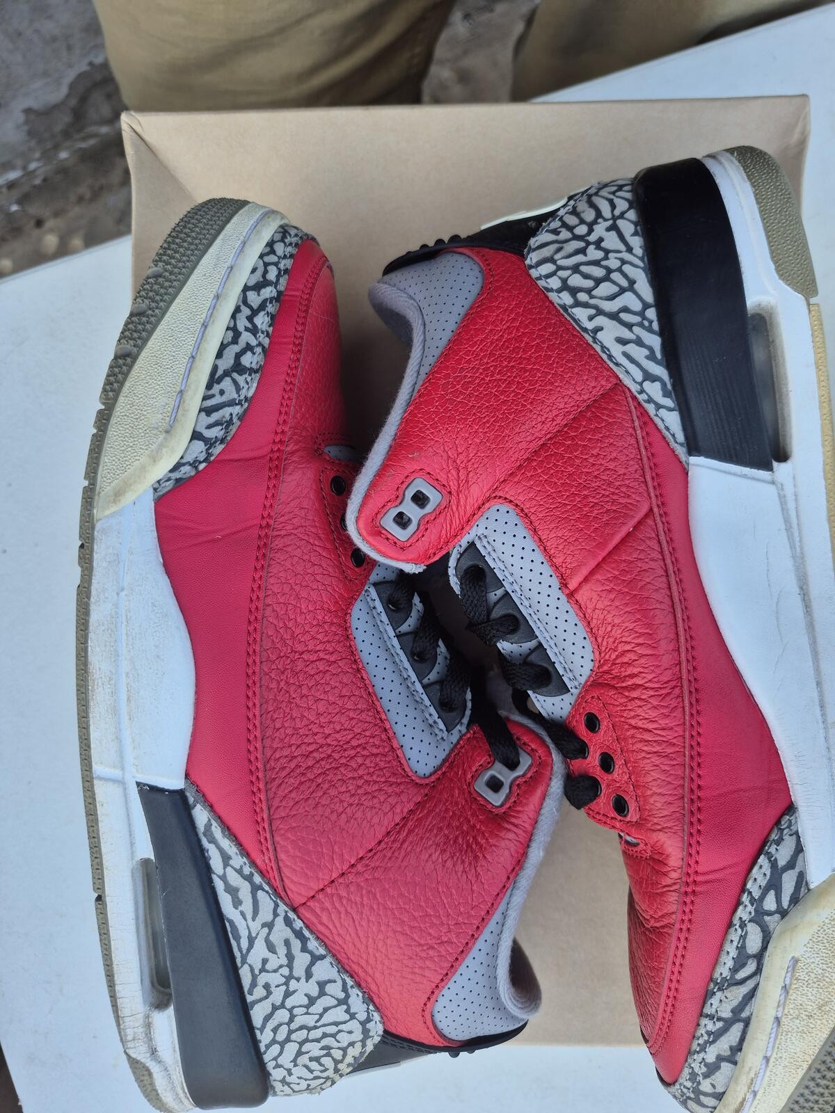 Air Jordan 3 Retro Men’s Size 9.5 Fire Red Pre-owned