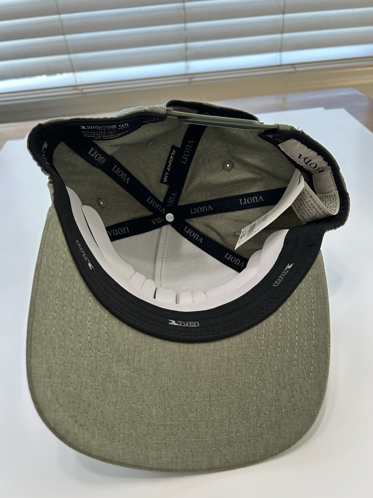 Vuori Golf Hat Green Flexfit Tech 110 Snapback Performance Cap NWT