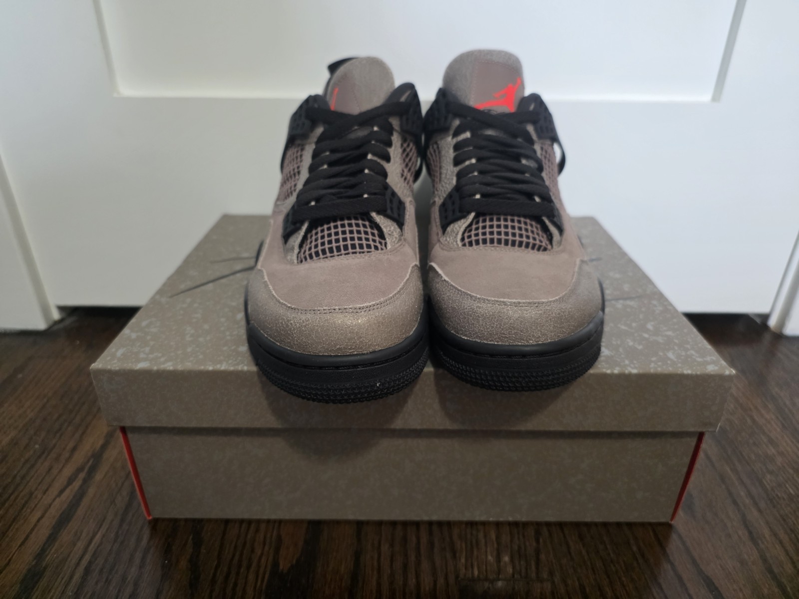 Air Jordan 4 Retro Taupe Haze Size 9.5M / 11W (DB0732-200)