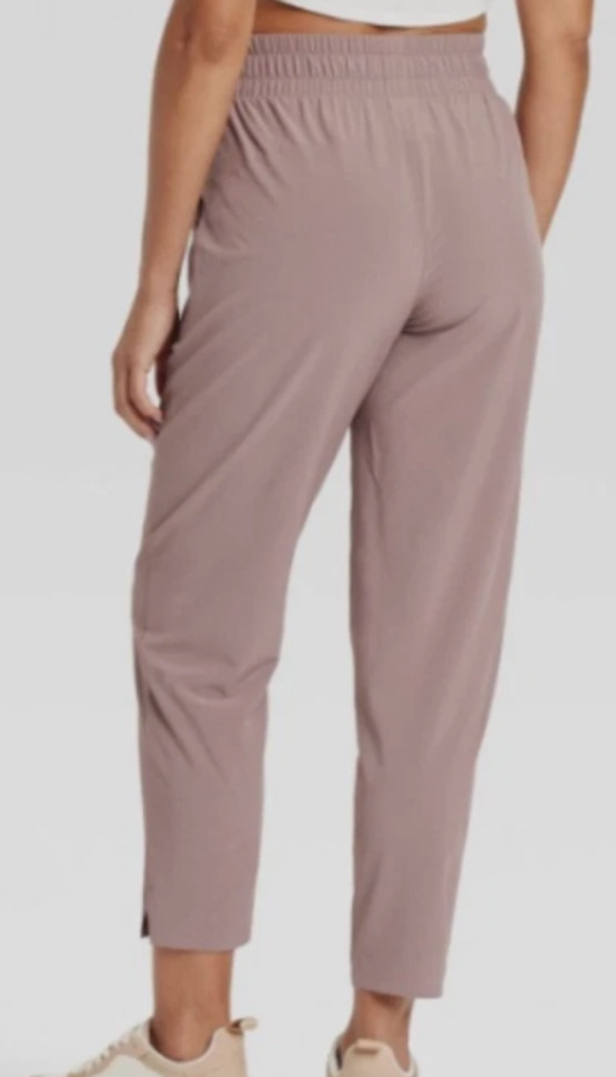 NEW All In Motion Women’s Active Light High-Rise Woven Taper Pant Size Large