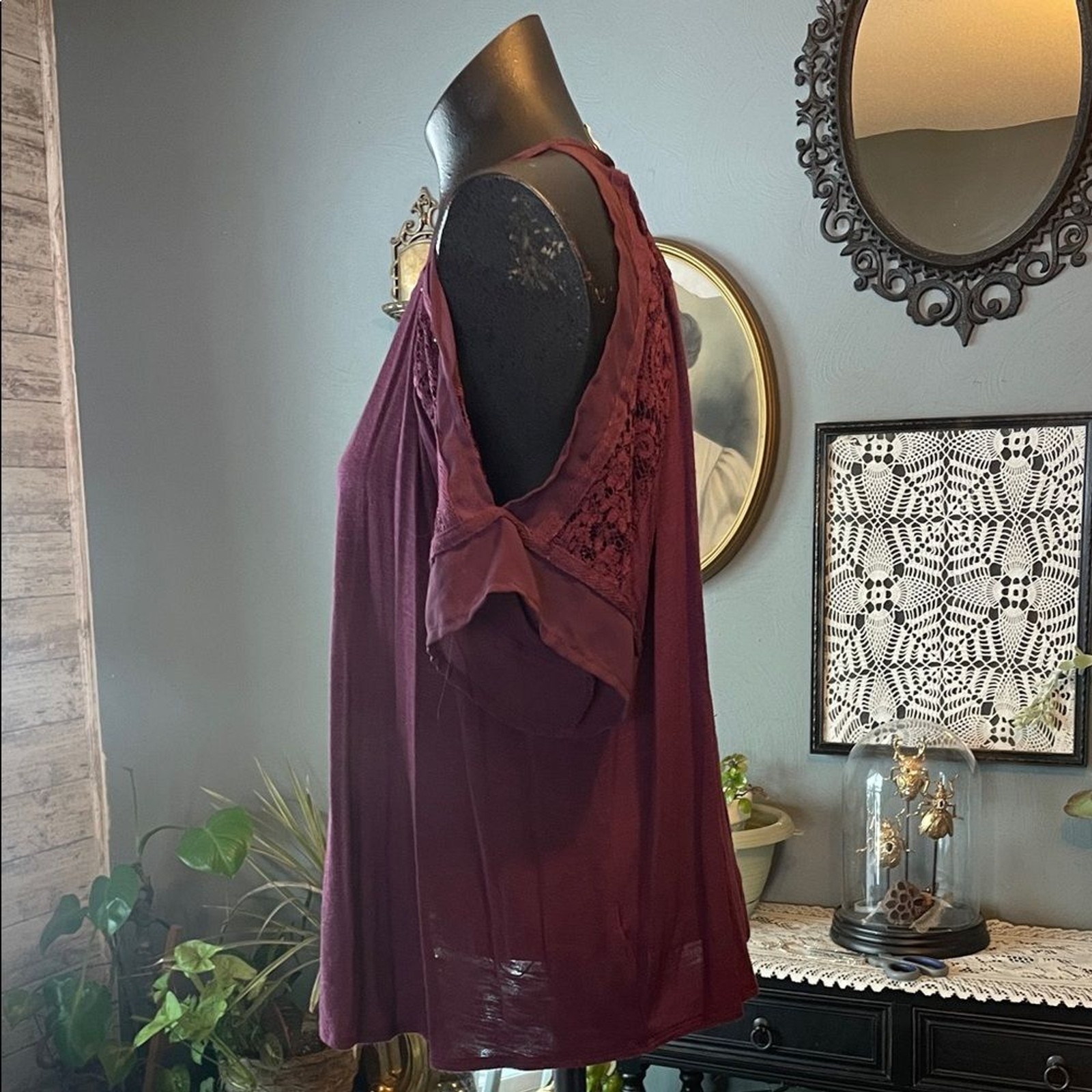 Jennifer Lopez Lace Sleeve Blouse – Deep Purple