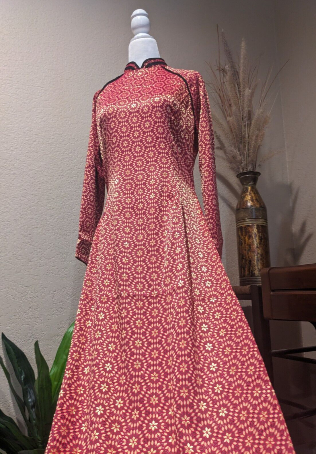 Ao Dai Gấm Thượng Hải Thái Tuấn Đỏ 2XL- Ngực 96, Eo 82 (cm), Quần vàng