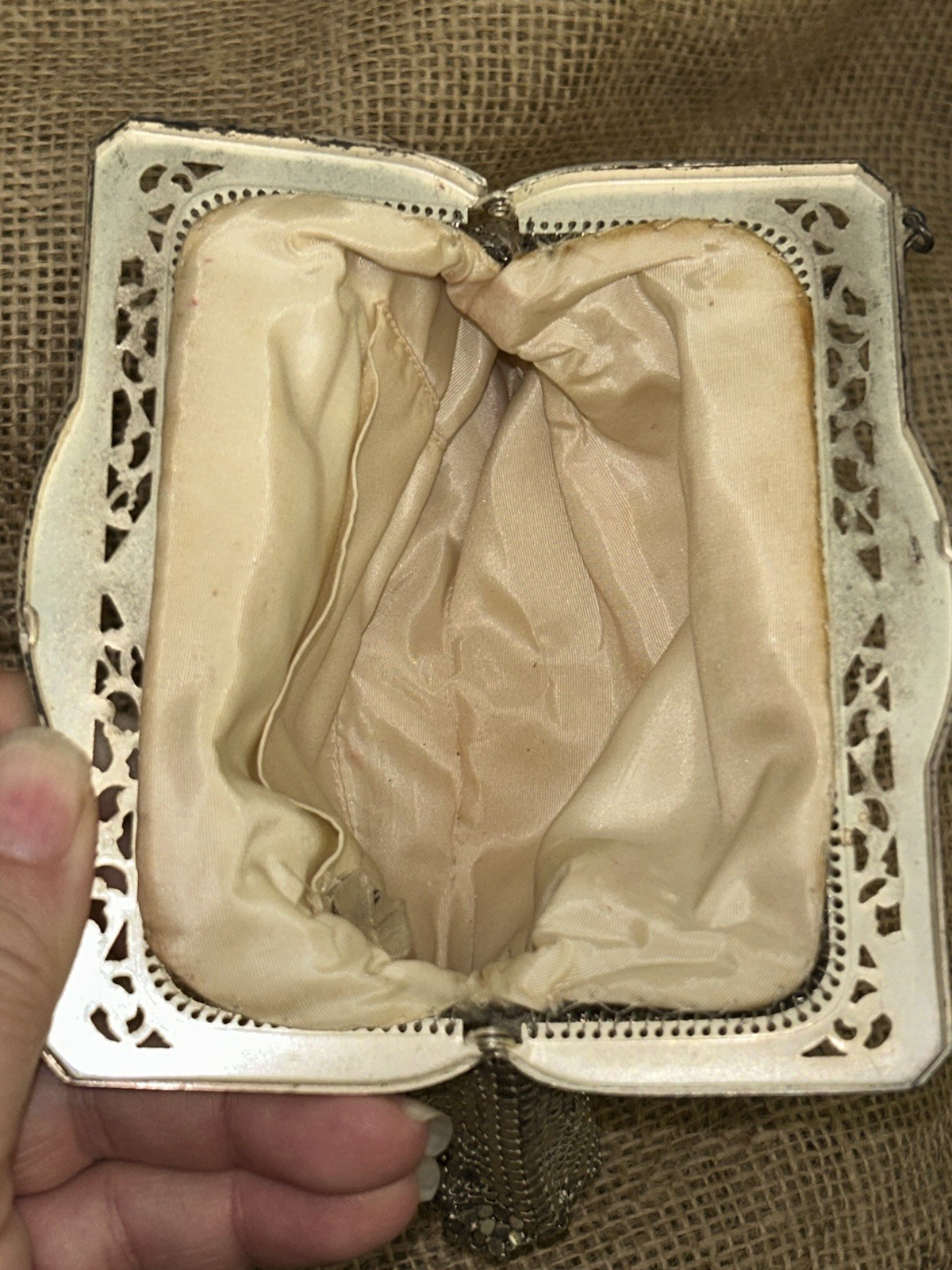 VTG Whiting & Davis SILVER MESH CHAIN BAG Kisslock Purse 6.5”W 10.25”T Lined USA