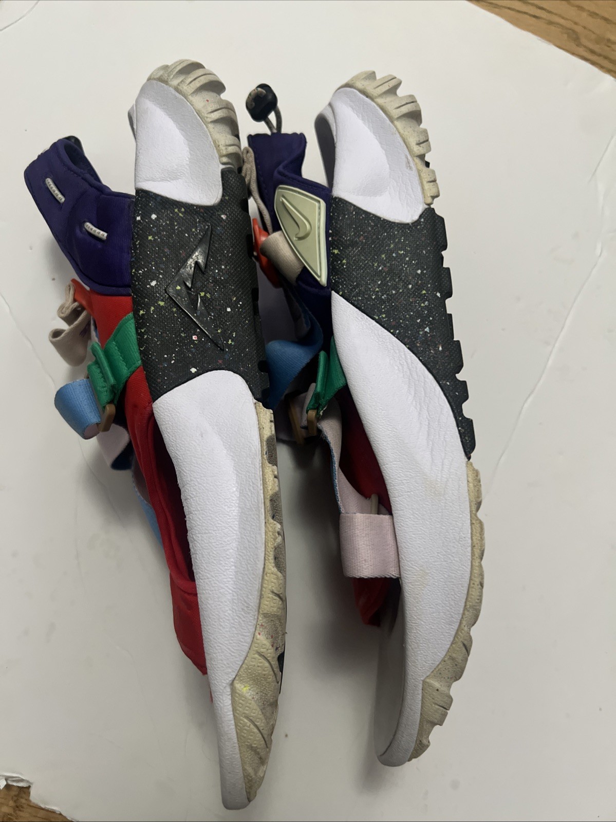 Nike Oneonta Be True Multi White Men Size 11 US Casual Sandals