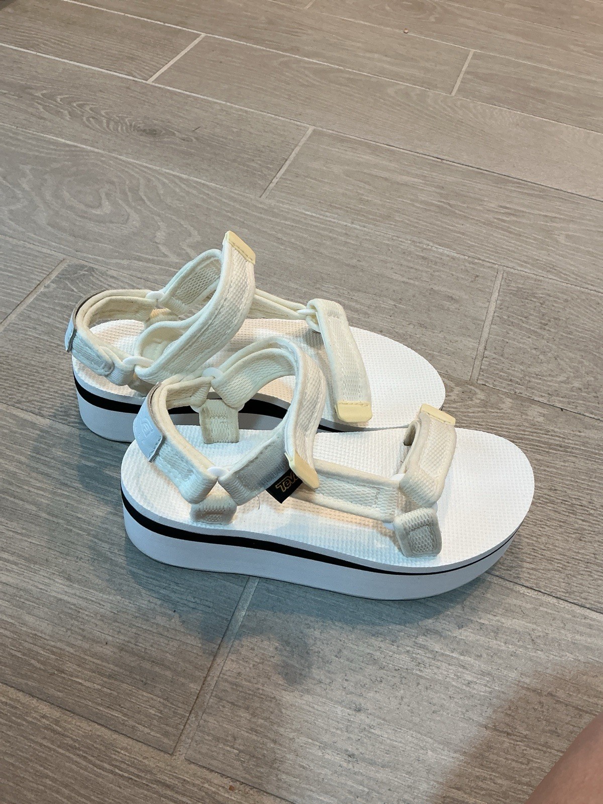 Teva White Synthetic Strappy Platform Hook & Loop Logo Sandals Women’s 6