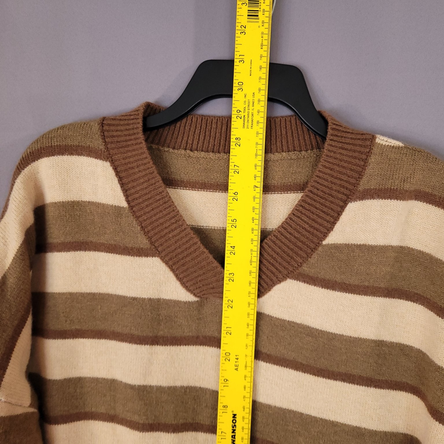 DAZY Men’s Sweater Brown Beige Stripe L Actual Size 2XL V-Neck Acrylic Blend