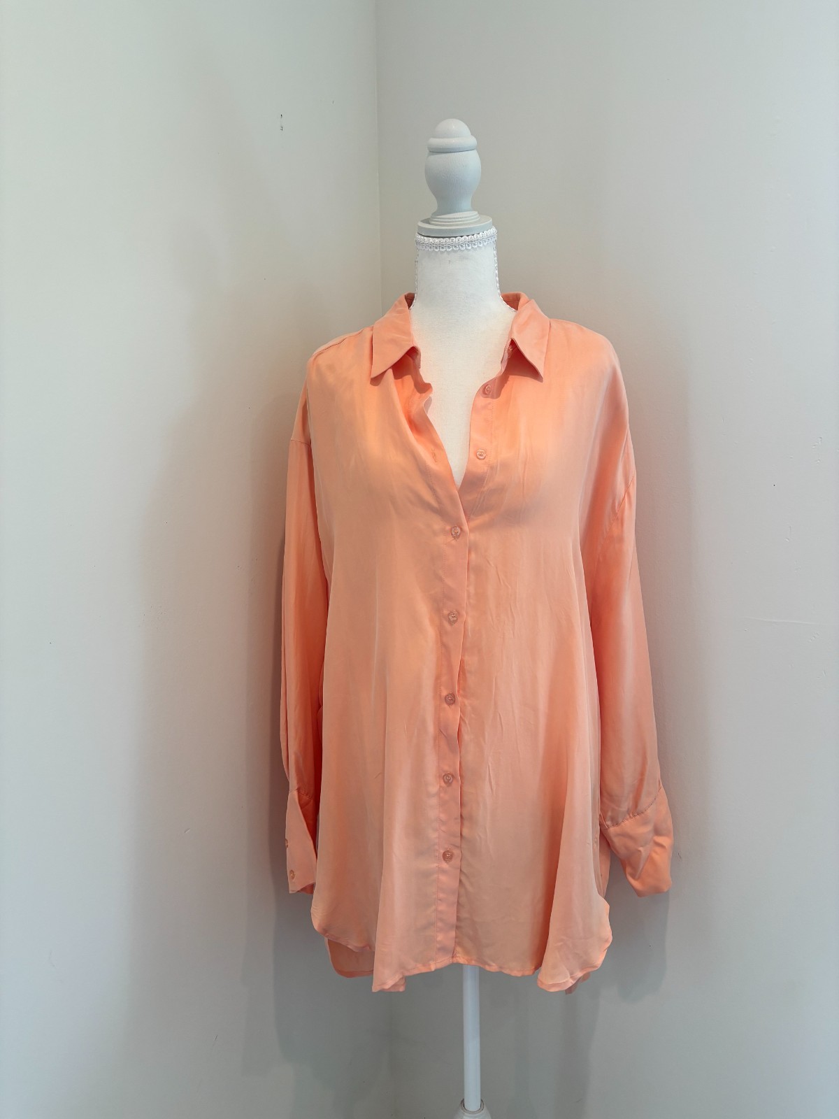 NWT Lioness Not Your Average Shirt Oversized Orange Button Up in Size 8