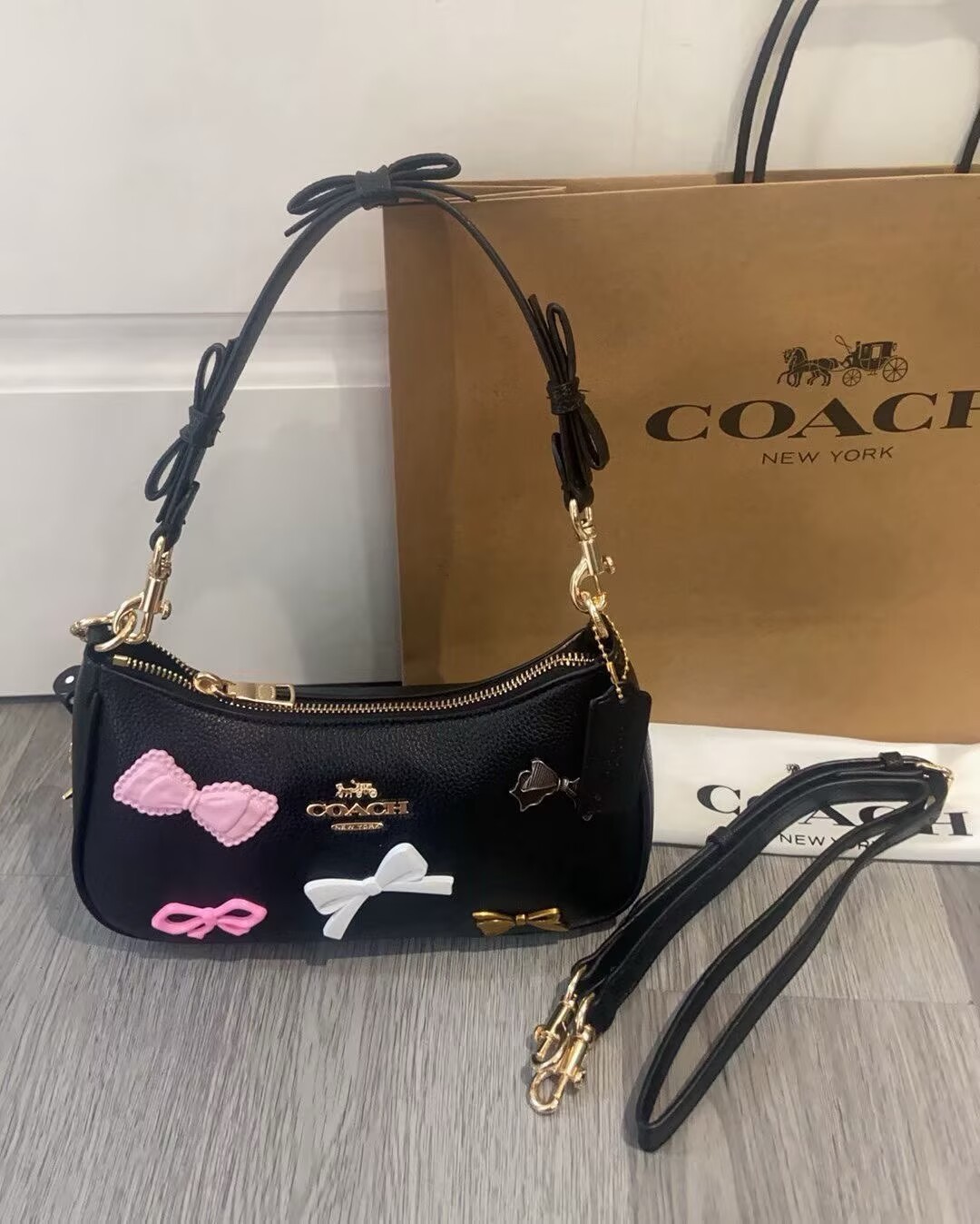 NEW COACH Teri Shoulder Bag With Bows And Charms Crossbody Bag Black CDY93
