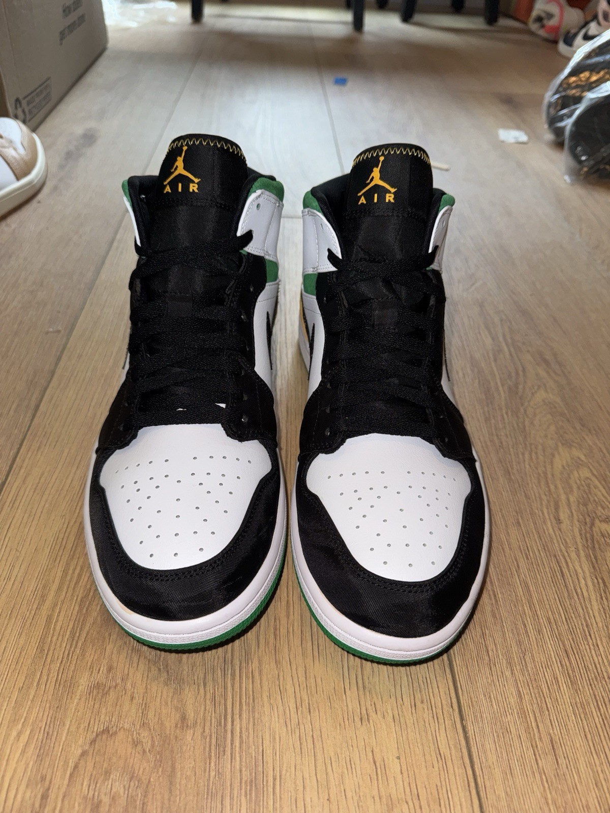 Air Jordan 1 Mid SE Oakland (2020) 12M