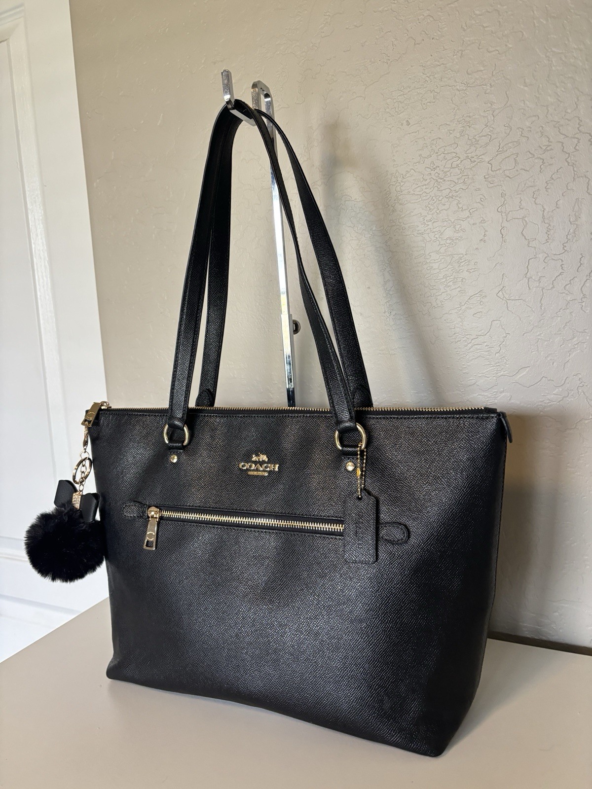 Coach NY City Gallery Tote Bag Leather F79608 Black Gold