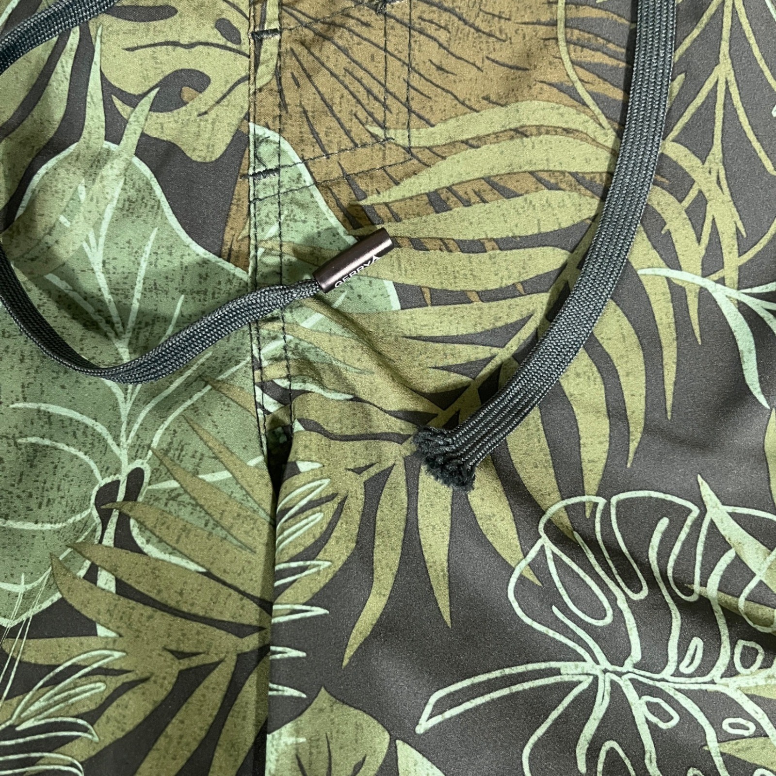 Gerry Mens Swim Trunks Large Green Tropical Leaf Print Stretch Board Shorts