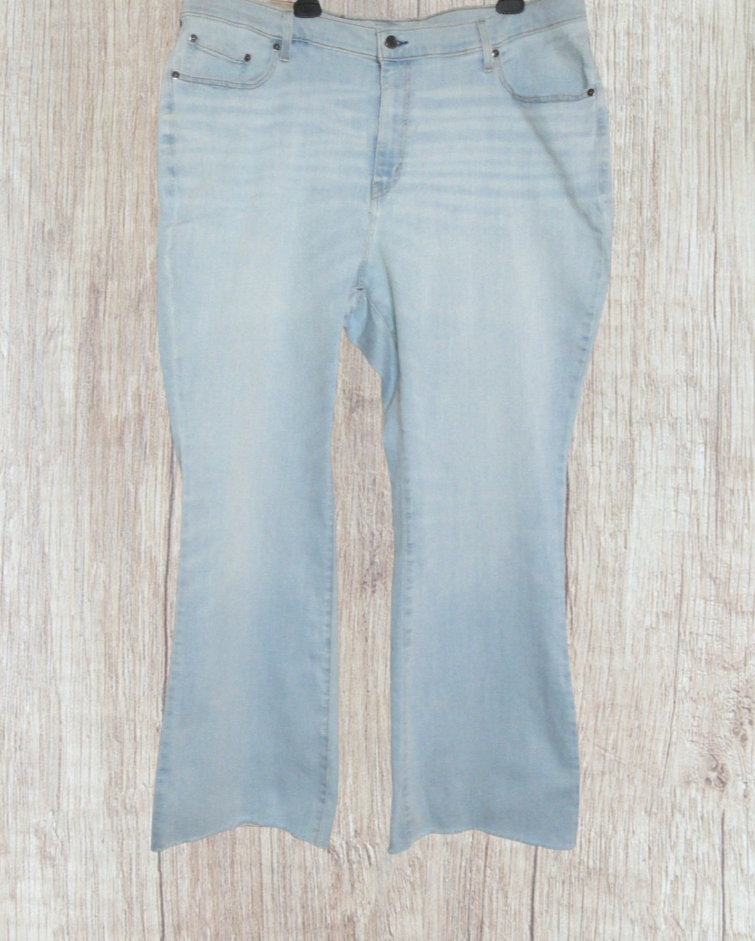 Levi’s 24W Women’s Light Blue 726 Flare Jeans with Raw Hem – NWT