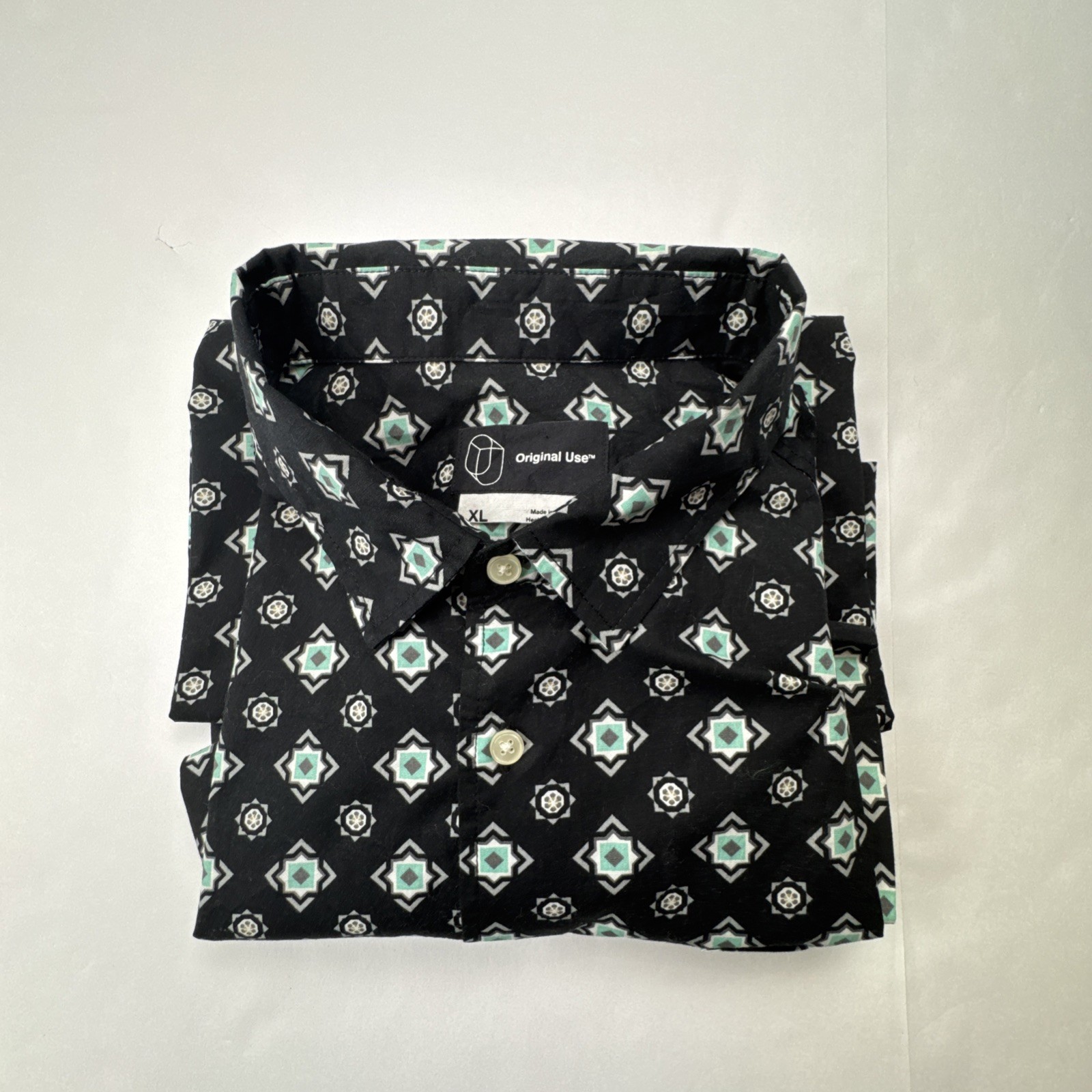 Original Use Mens Short Sleeve Shirt XL Cotton Geometric Medallion Casual Black